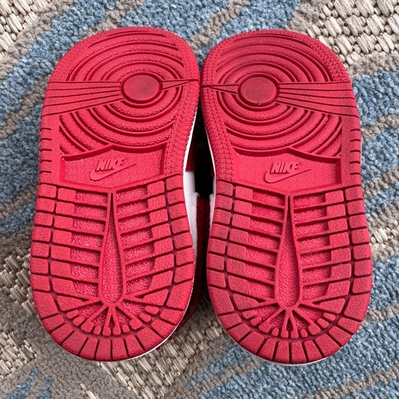 Nike Air Jordan 1 Retro High OG (TD) Toddlers' Shoes Red White Size 6C - Picture 5 of 6